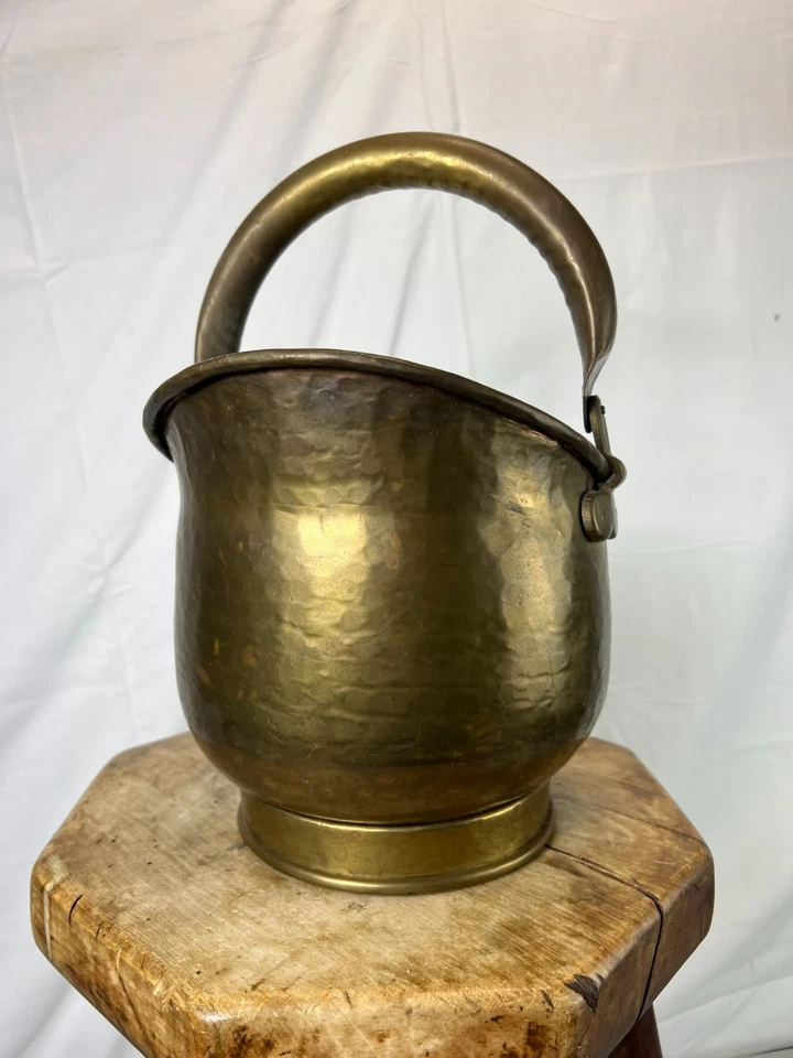 Antique / Vintage Hammered Brass Coal Scuttle - 1.28kg - Image 3 of 4
