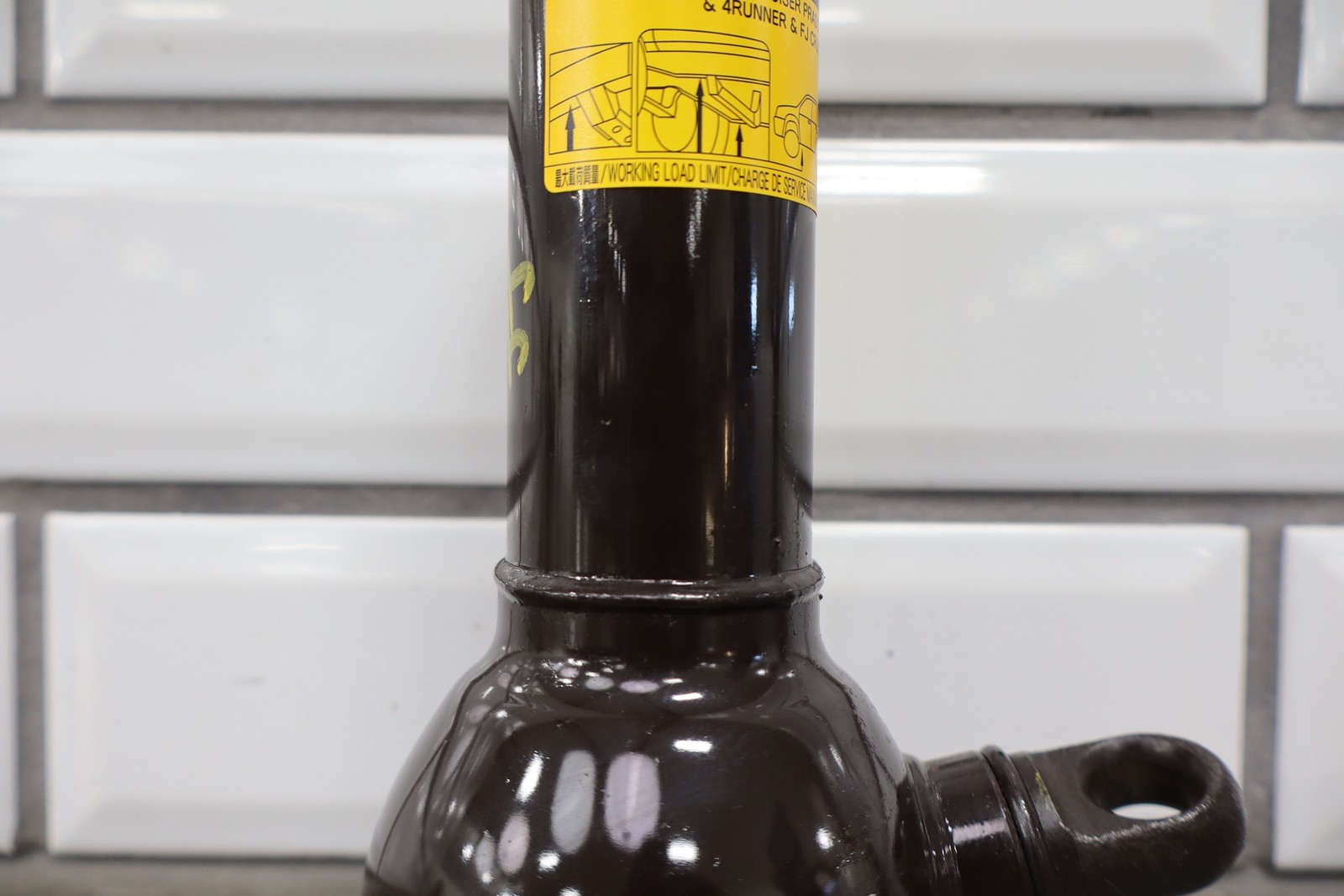 2010-2023 Lexus GX460 / 4Runner Emergency Bottle Jack