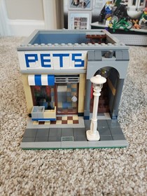 LEGO Creator Expert Pet Shop 10218 With Instructions and Box