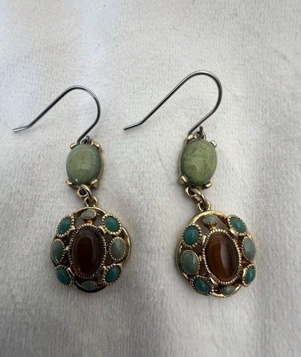Beautiful Dangle Fashion Dangle Earrings Ear Wire Green Stones Antiqued - Picture 2 of 3
