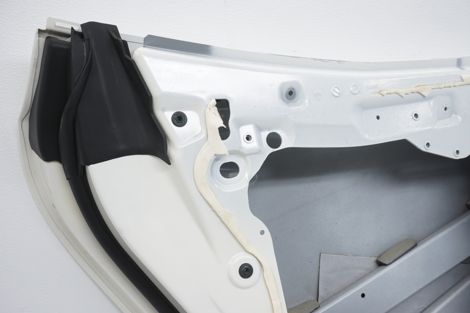 2014-2019 MASERATI GHIBLI OEM REAR LEFT DRIVER SIDE DOOR SHELL PANEL WHITE