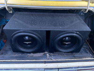 Skar Audio EVL-15 D4 15in Dual 4 Ohm Enclosed Non-Powered Subwoofer