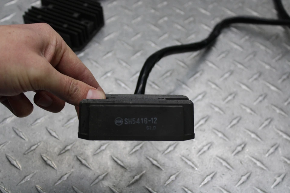 Kawasaki Vulcan 1600 VN1600A 2003 clásico regulador rectificador juego 21066-1106 Foto 3 de 4