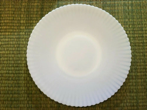 Rare Vintage Scalloped Milk Glass Dinner Plate Made In The U.S.A. App. 11” Round