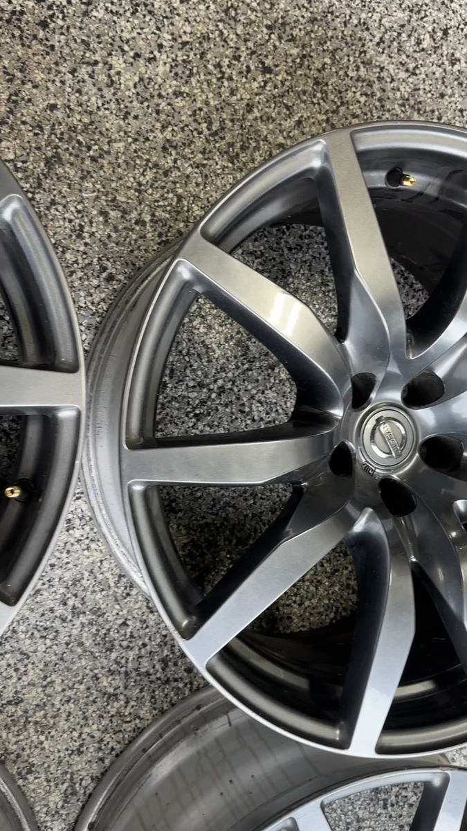 ニッサン。GTR純正ホイール テーブル NISSAN ニッサン スカイライン BCNR33 GT-R 純正 ホイール 4本 9J-17