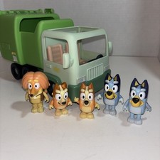 Moose Toys Bluey Garbage Recycling Truck Green 9   Indy And Bingo x2 