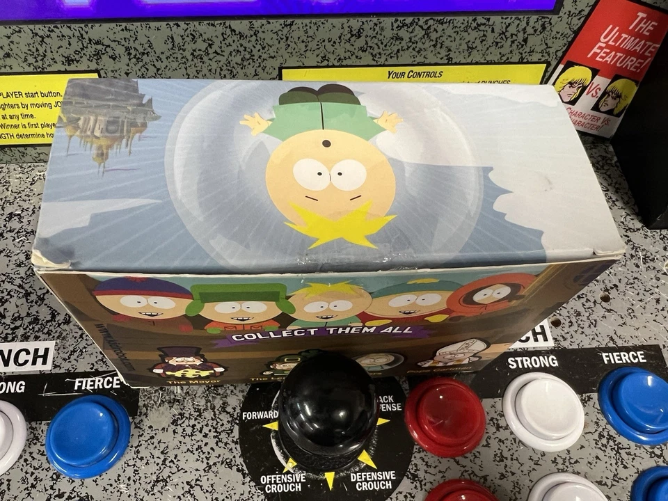 Pack de 2 figuras de vinilo Kidrobot South Park Imaginationland Mayor + duende ABIERTAS Foto 3 de 4