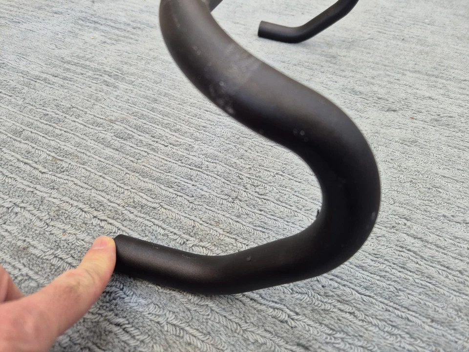 FSA RD300 Road Handlebars 31.8mm 44cm 302g. Alloy, Black. 2621214 - Image 3 of 4