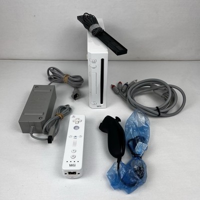 Nintendo Wii White Console RVL-001 Tested Bundle : Chords, Controller & Nunchuck