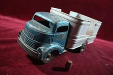 * VINTAGE SMITH MILLER PRESSED STEEL TOY BARREL DELIVERY TRUCK 1950's SURVIVOR *