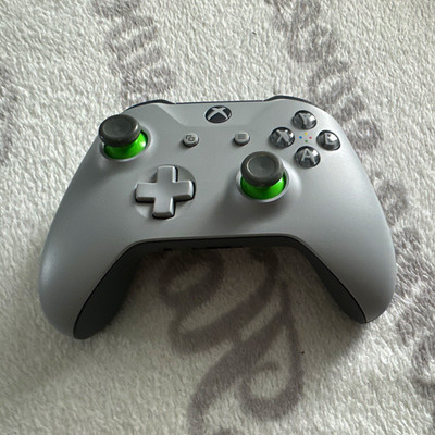 Microsoft Xbox One Wireless Controller kabellos grau schwarz grün defekt
