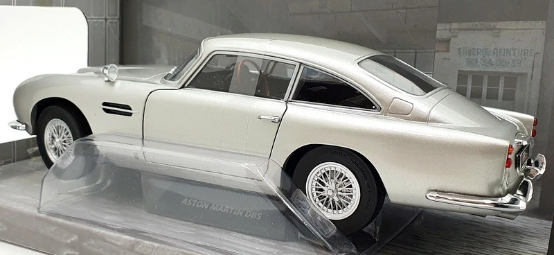 Solido 1/18 Scale Diecast S1807101 - Aston Martin DB5 1964 - Silver Birch - Image 2 of 4