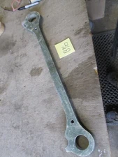 Used Thick Aluminum "Dogbone" Bracket 19207-12473876