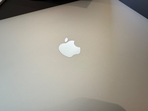 Apple MacBook Pro 16" (2019) TOP-Spec Core i9 2.4GHz 4TB 64GB RAM 8GBVRAM Silver - Afbeelding 21 van 24