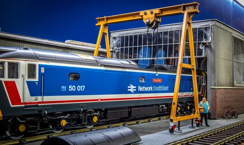 Workshop Maintenance Hoist (500kg) Kit - OO Gauge - Picture 2 of 9
