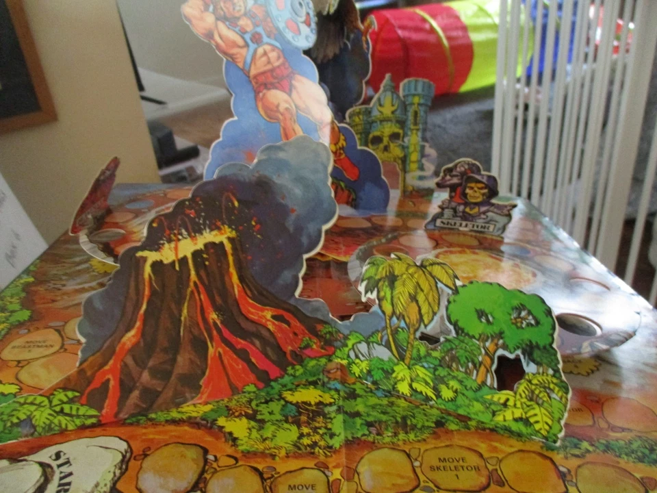 VINTAGE 1982 MATTEL MOTU MASTERS OF THE UNIVERSE HE-MAN POP-UP & PLAY BOARD GAME - Image 3 of 4