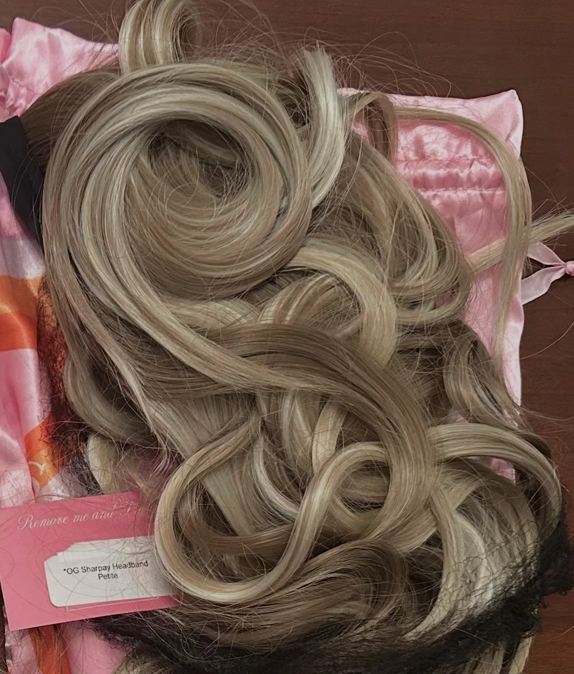 NWT CSC Chelsey Smith Cosmetics OG Sharpay Blonde Petite Headband Wig - Image 3 of 3