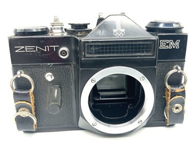 EasyBuy Zenit EM SLR 35mm Analog Camera Body (M42) Partially Defective