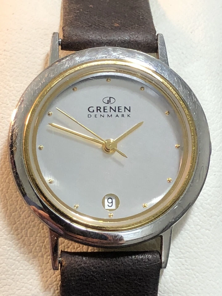 Reloj para mujer Grenen Denmark By Skagen con fecha tono plateado y dorado batería nueva Foto 2 de 4