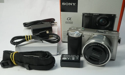 Sony Alpha a 6000 + Objektiv SELP1650 Silber 1615 Klicks in OVP , sehr gut