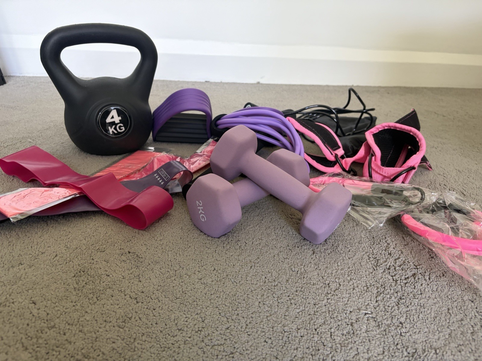 Set kettlebell 4 kg e manubri 2 kg per allenamento