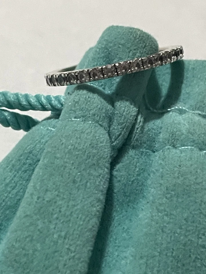 蒂芙尼 Soleste 白金全钻石永恒表带 尺寸:7 — 第 3/4 张图片