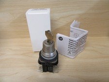 Allen Bradley 800T-H33A Selector Switch Series A