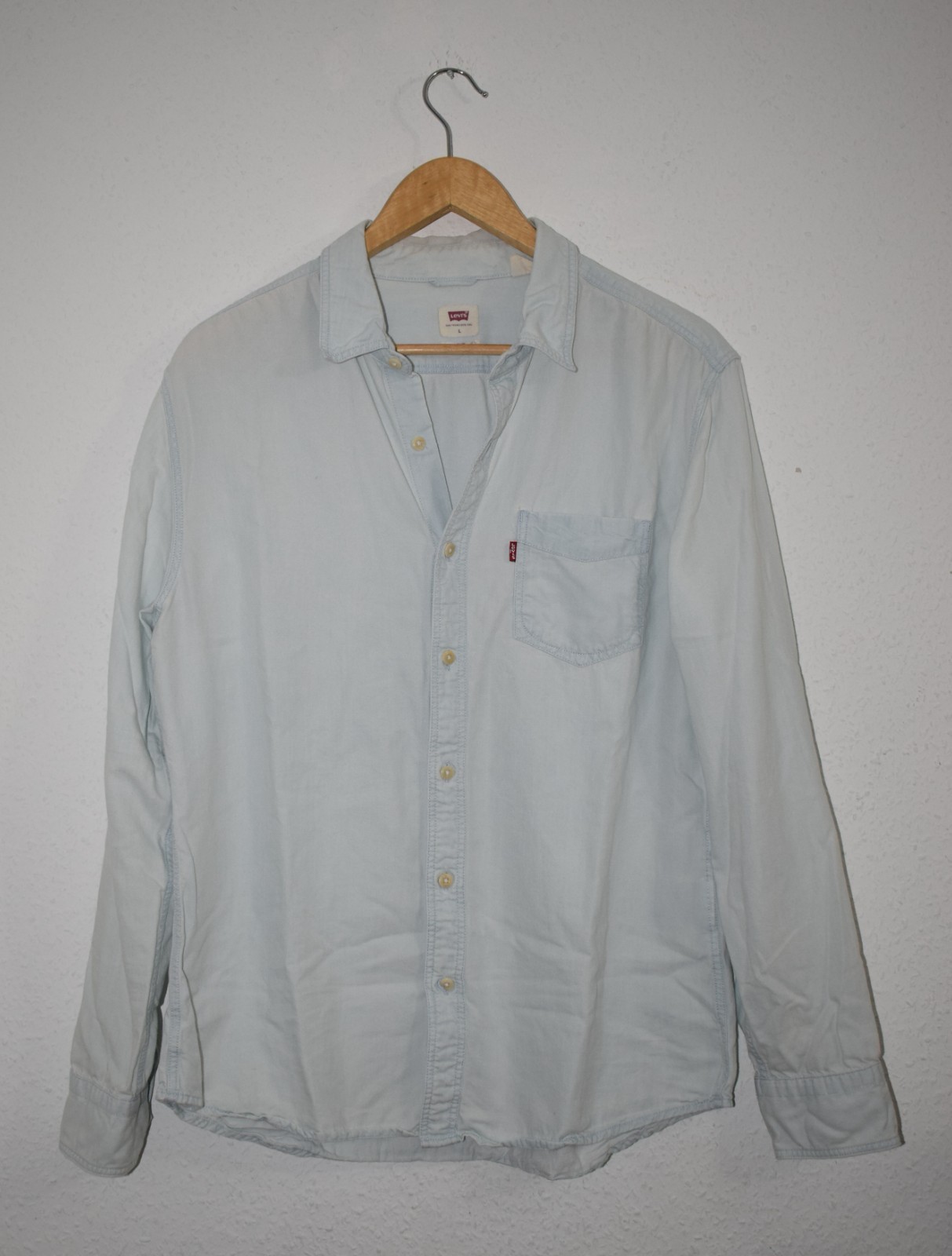 👕 Levi's Light Blue Slim Fit Chambray/Denim Shirt image 2