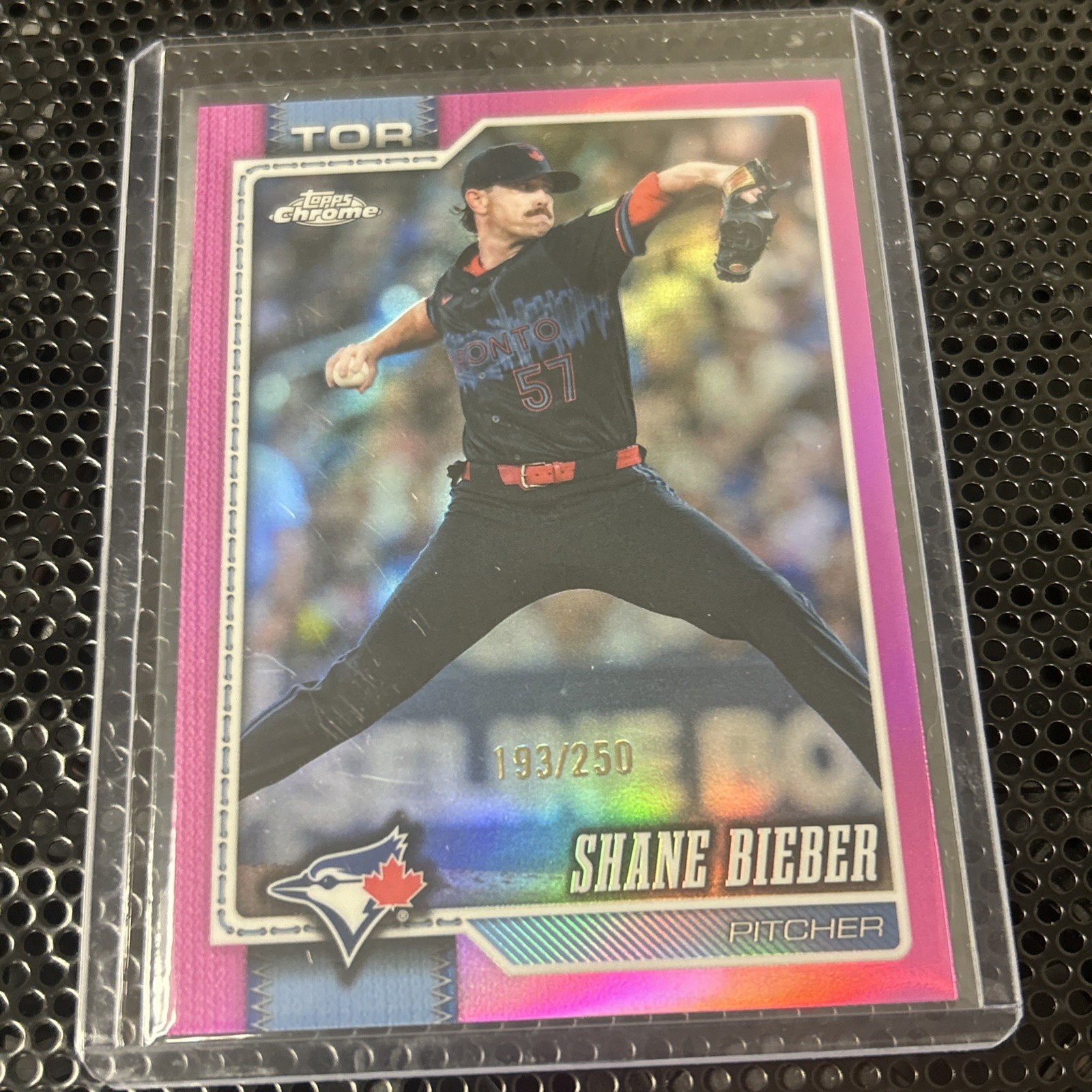 2026 Topps Chrome Baseball Shane Bieber Pink Refractor /250 #21 Blue Jays