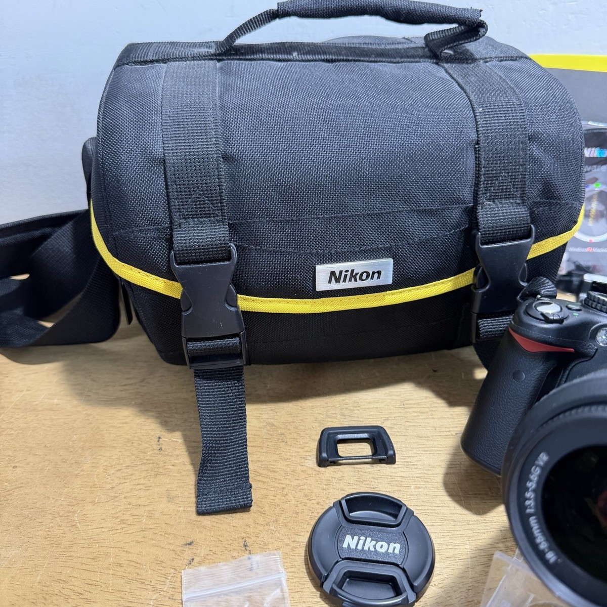 Nikon D5000 Digital SLR Camera w/ DX AF-S Nikkor 18-55mm Lens