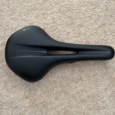 Fizik Antares R3 OPEN Kium Saddle @Middle!