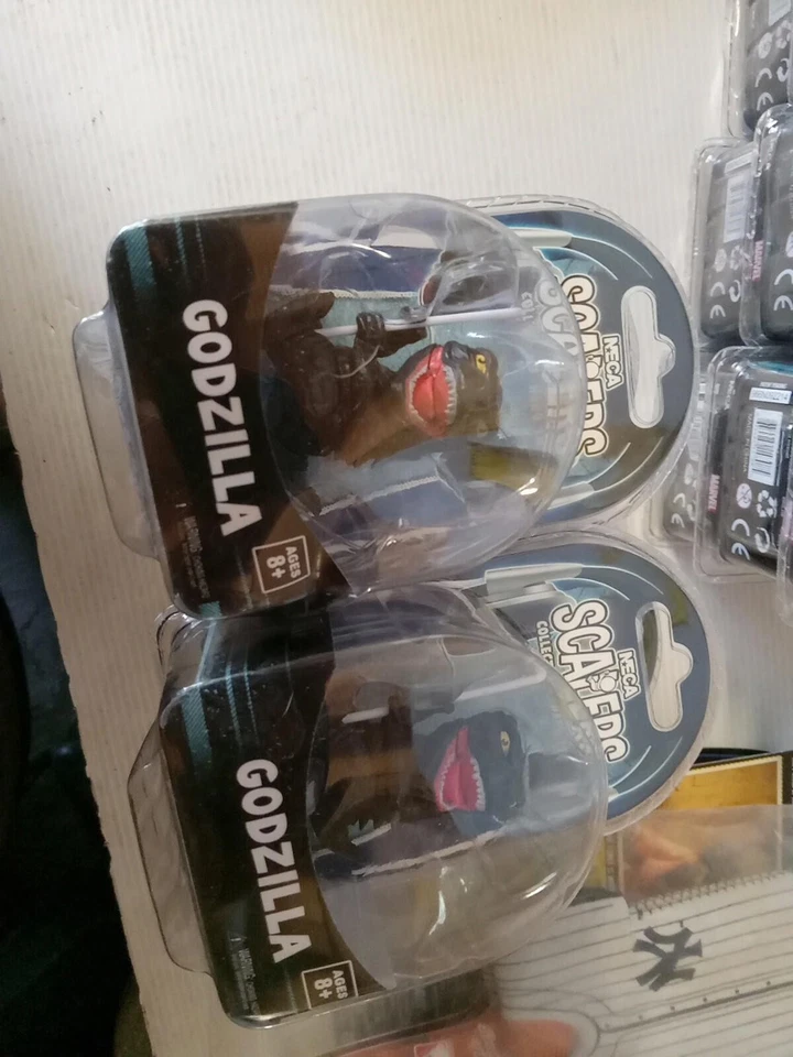 NECA Godzilla Rey de Monstruos Escaladores Figura Juguete Nuevo 2014 Caja Dañada #350 Foto 3 de 4