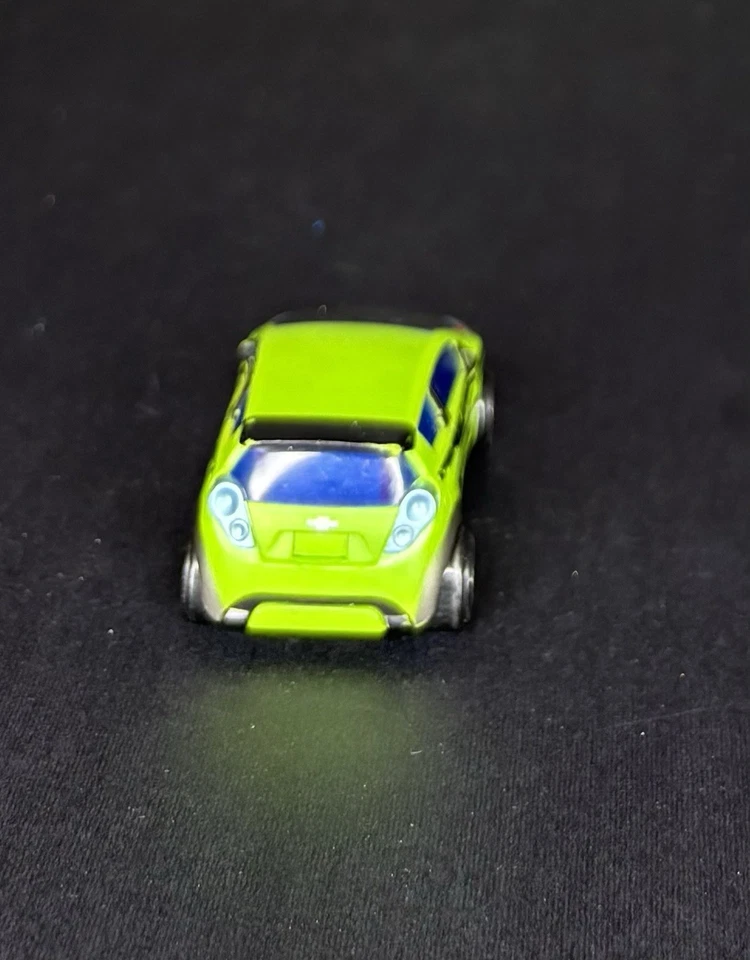 Hasbro 2008 Transformers Revenge of the Fallen Deluxe Class SKIDS - Image 4 of 4