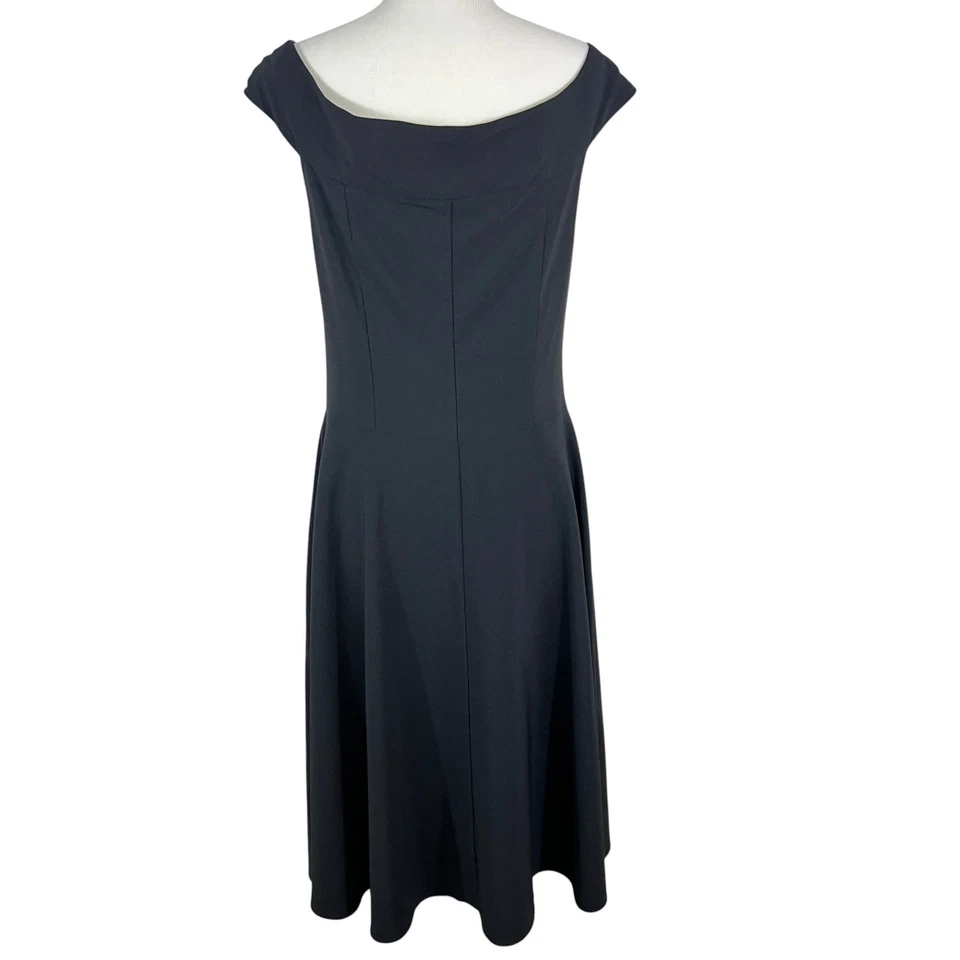 Vestido midi vintage años 90 negro cuello barco calce y acampanado talla M/L Foto 2 de 4