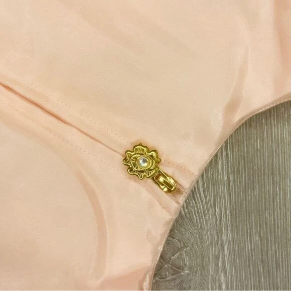 Fantasia Disney edição limitada vestido Bela e a Fera rosa tamanho 4 - Imagem 4 de 4