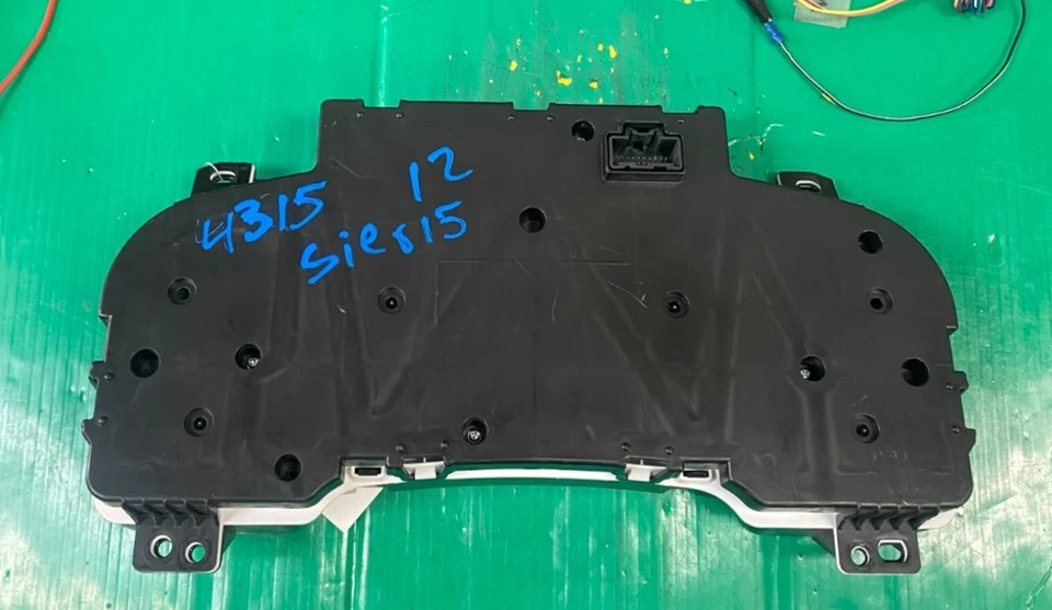 Cuadro velocímetro Chevy Silverado 2007-2013 reconstruido 85 k millas 20958765 Foto 3 de 3