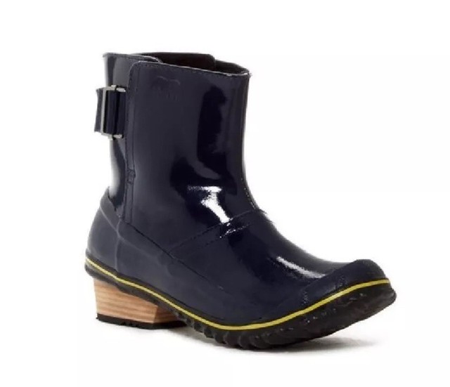 sorel slimboot pull on