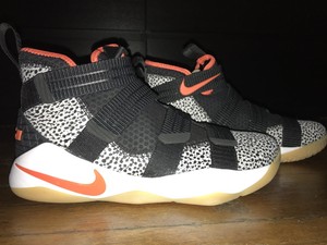 lebron soldier xi safari