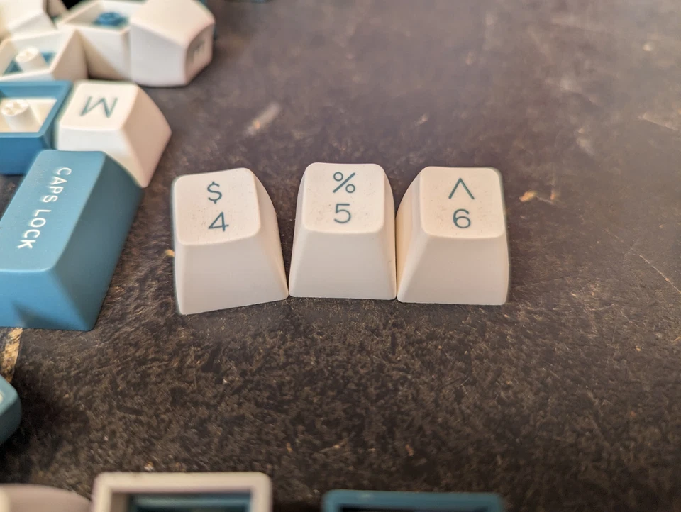 Double shot blue and white keycaps - Image 3 of 4