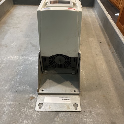 DESCONEXIÓN ACH550-PDR-04A6-2 ABB 1HP VFD 208/230V - Imagen 6 de 7