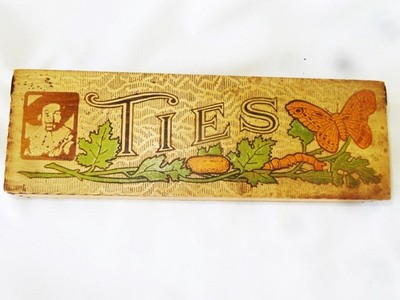 ANTIQUE PYROGRAPH WOOD    TIE BOX