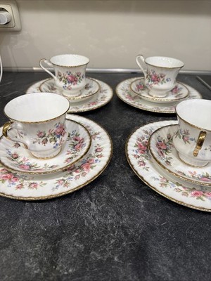 PARAGON Moss Rose Vintage Fine Bone China   4 Gedecke 12-tlg. England Goldrand
