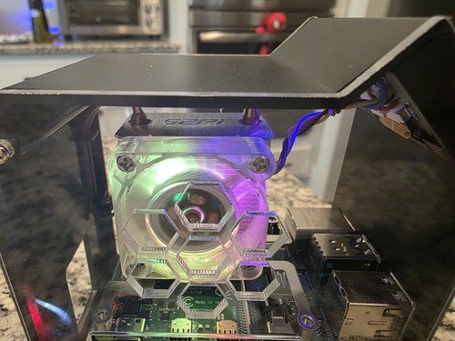 Raspberry Pi 4B 8GB, Geeekpi NAS case, 1TB WD Blue SSD & SanDisk 64GB SD Build - Afbeelding 3 van 17