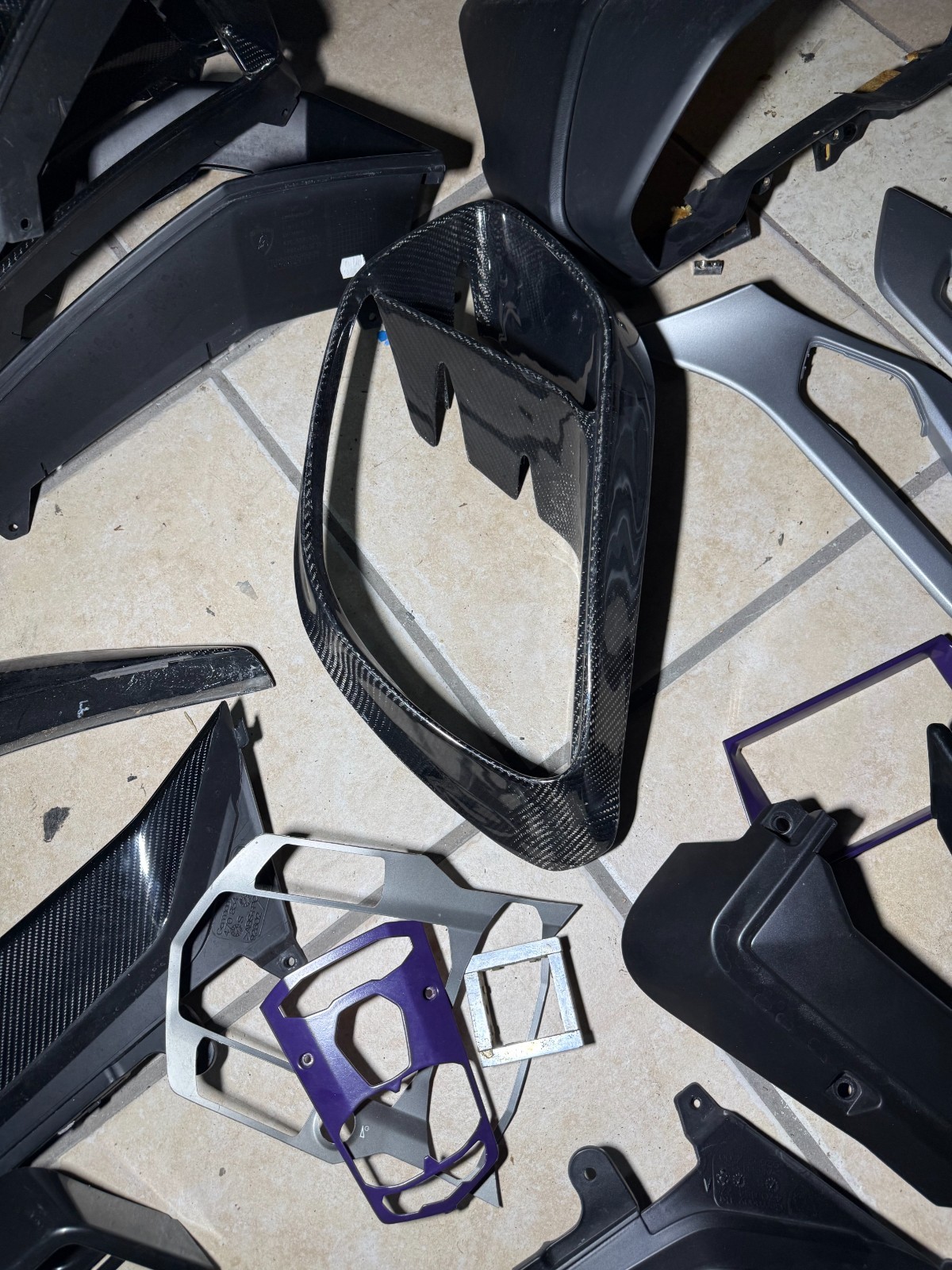 Lamborghini Aventador Duct bracket P/N 863587