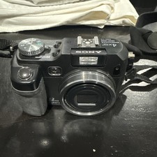 Sony Cyber Shot DSC-V3 Digital Camera Black, 4X Zoom, 7.2MP Used Tested