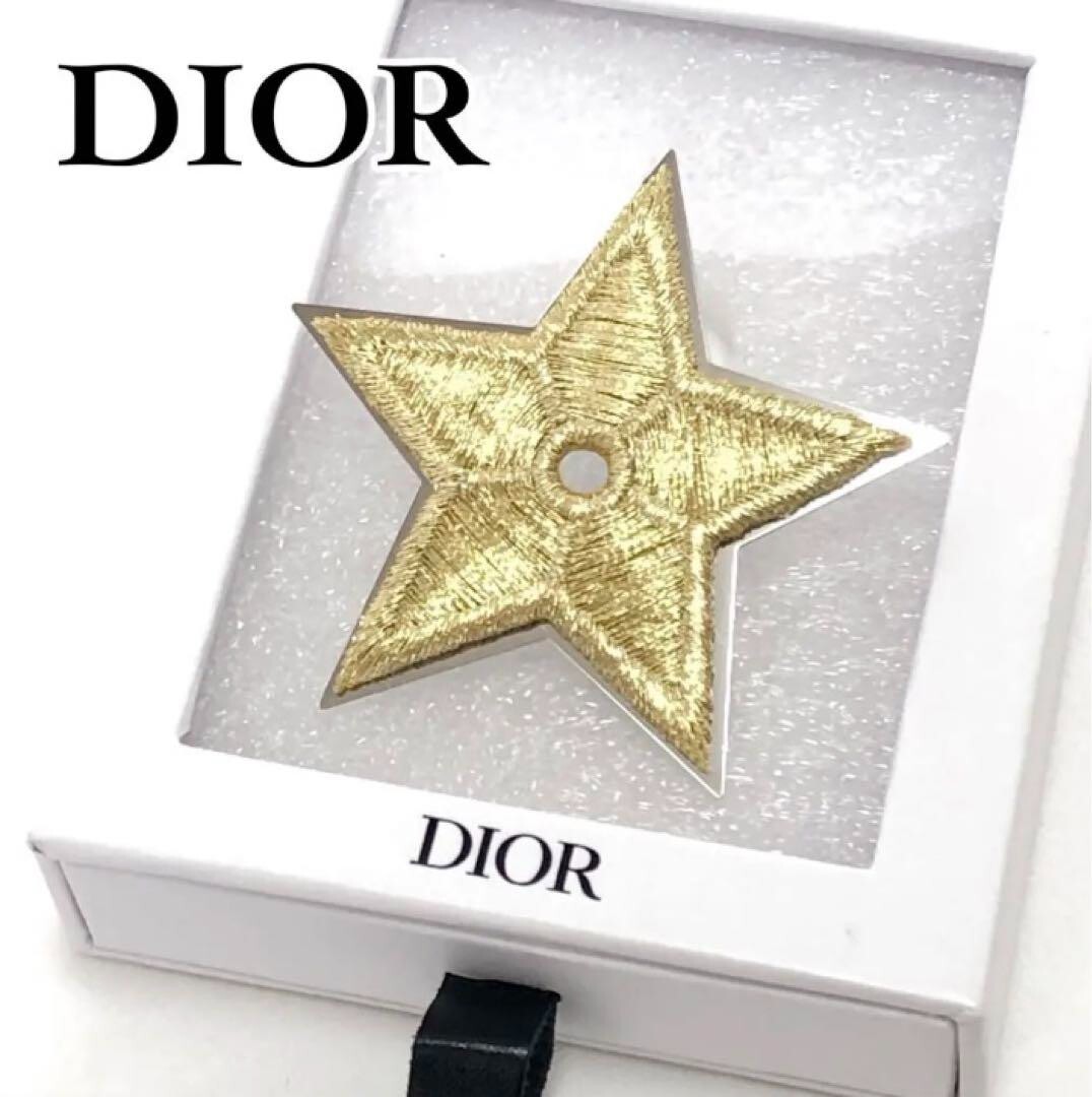 Christian Dior & Star Brooch Pin Badge Gold & Round Brooch Christian Dior & Star Brooch Pin Badge Gold & Round Brooch