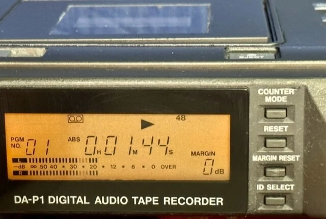 Tascam DA-P1 Portable DAT Recorder Built-in 48V phantom power supply Working F/S - Image 4 of 4