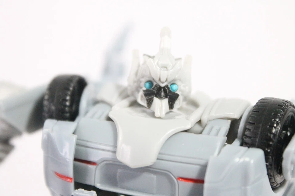 Transformers: Dark of the Moon Dleuxe Wave 2 Jolt (Hasbro, 11) - Image 2 of 4