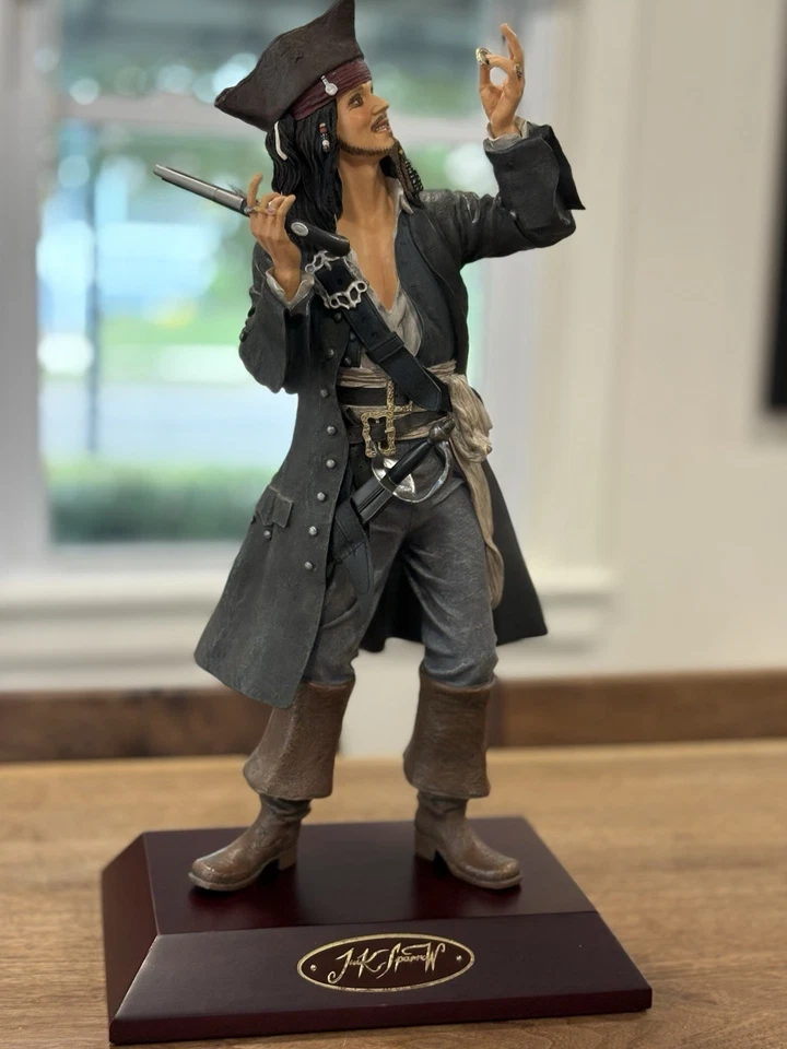 Boneco estátua Disney Piratas do Caribe Jack Sparrow 22” raro colecionável - Imagem 2 de 4