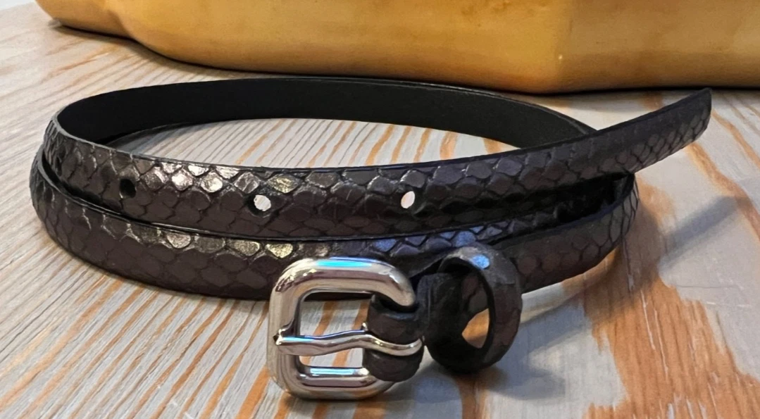 Club Monaco Lana Belt - Skinny Belt with Crystal Sunburst Buckle Club Monaco | Accessories | New Club Monaco Skinny Leather  main image 4